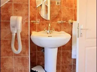 Pratic Hotel 2*