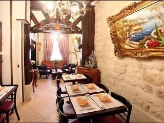 Pratic Hotel